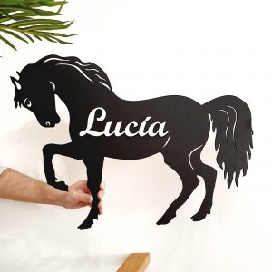 Caballo de madera con nombre 3D